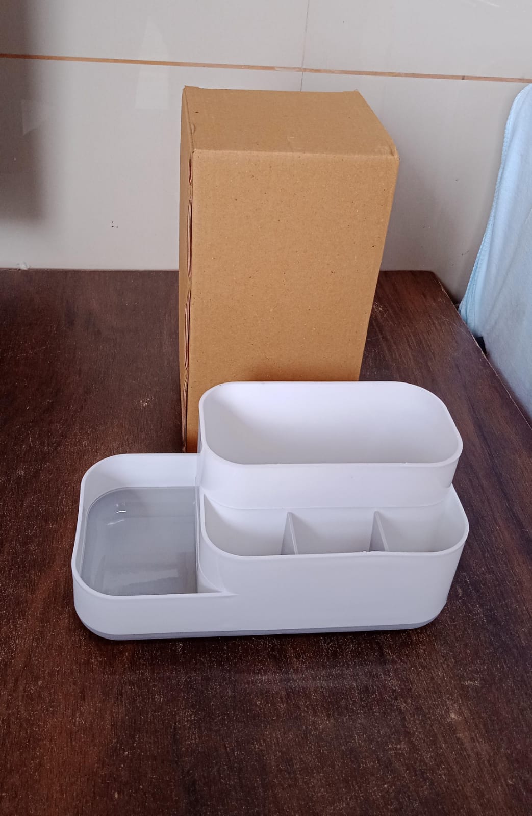 Plastic Multipurpose 5 Compartment Bathroom Desk Organizer Holder (1 Pc) Plastic Multipurpose 5 Compartment Bathroom Desk Organizer Holder (1 Pc)